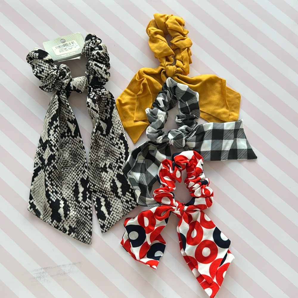 Scrunchie bows set of 4